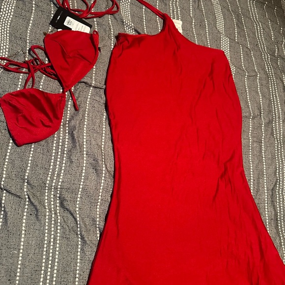 Burgundy Midi Dress - Picture 3 of 4